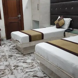 Adb Crystal Deluxe Otel Yeni Delhi